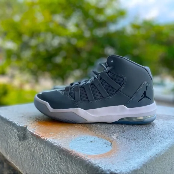 Jordan 11 cool grey size 8 men - Picture 1 of 2